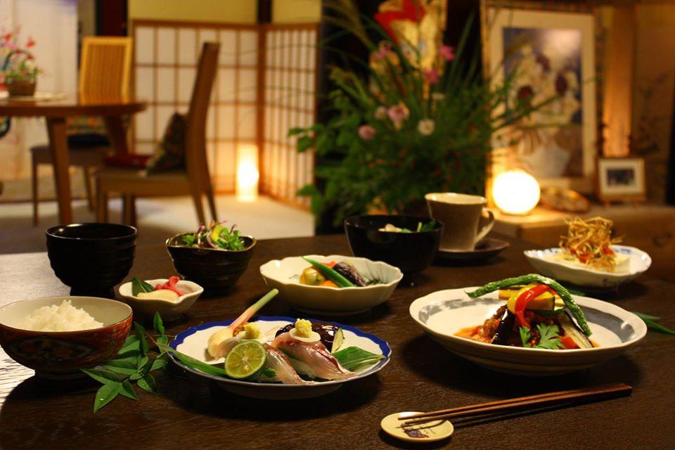 食べどころ民家はせがわ