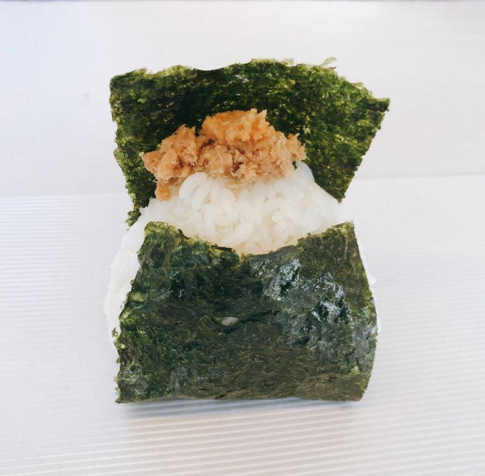 おむすびすみす