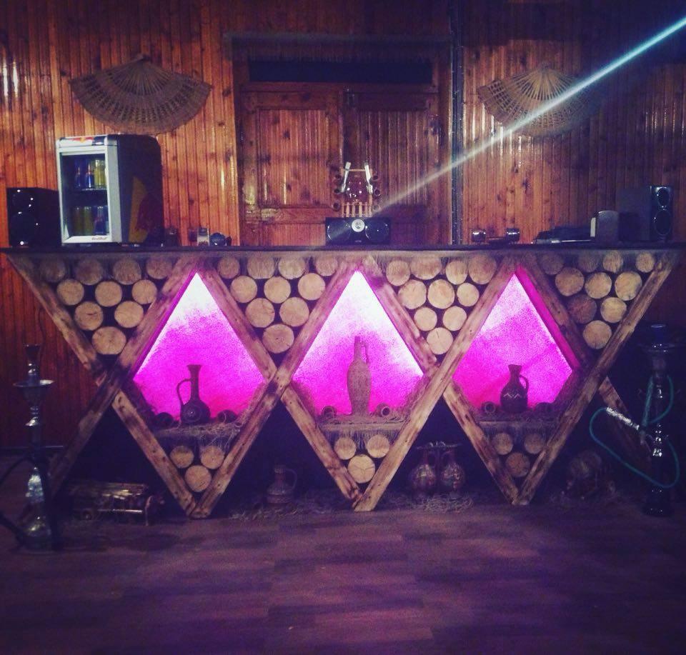 R&V Pub House