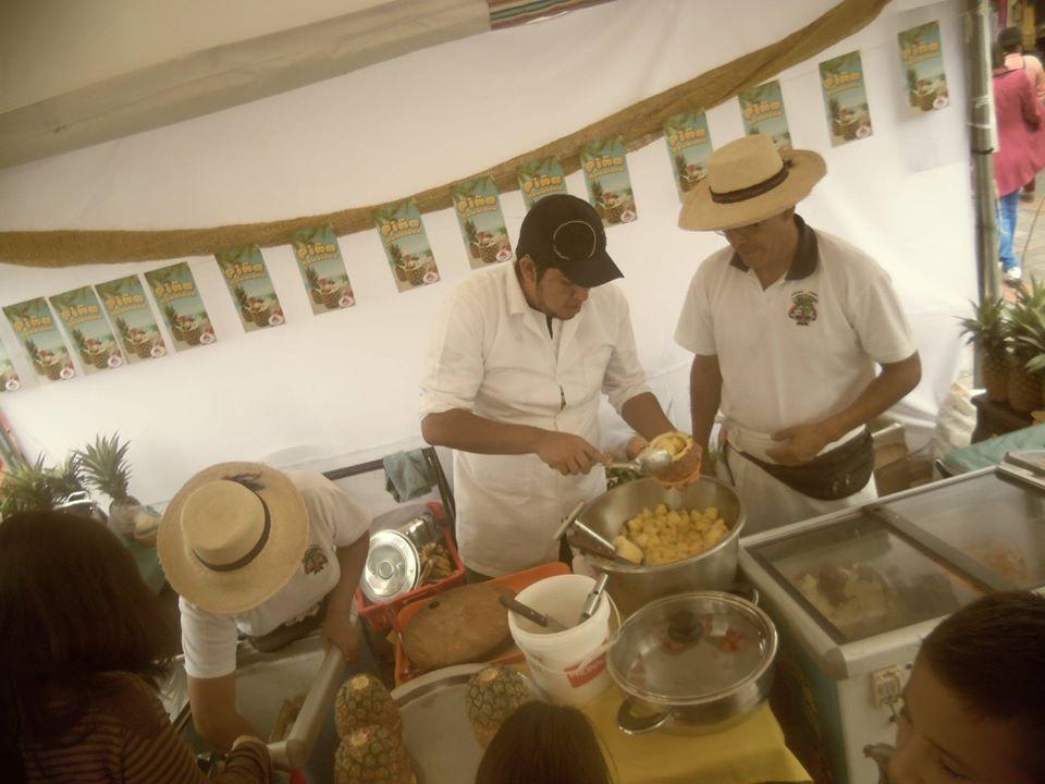 Piña Hawaiana con Helados del Valle