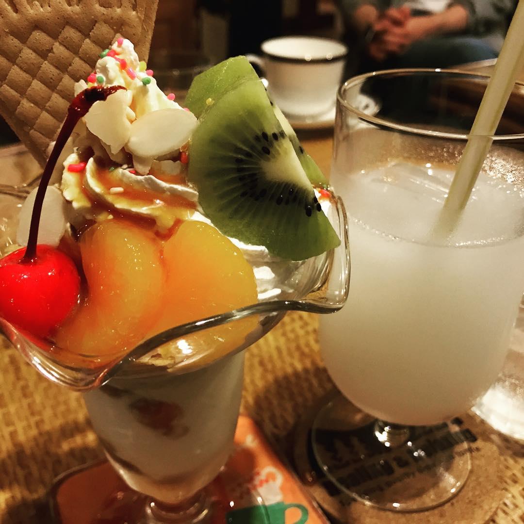 コーヒーショップルーシー