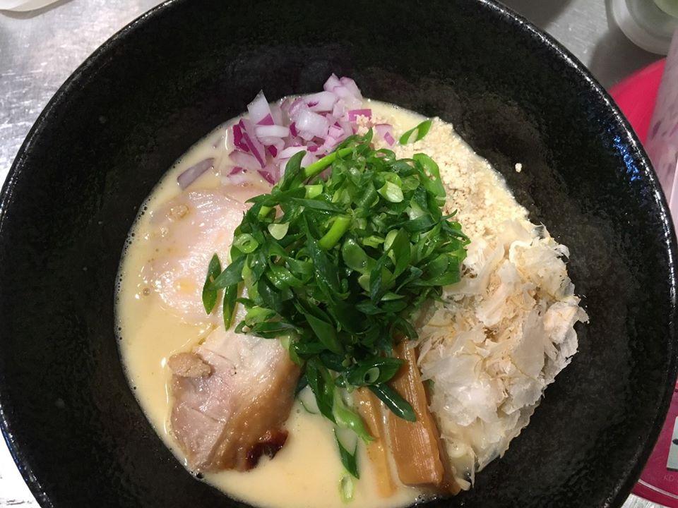 鶏そば骨付鶏　金嶋（かねしま）