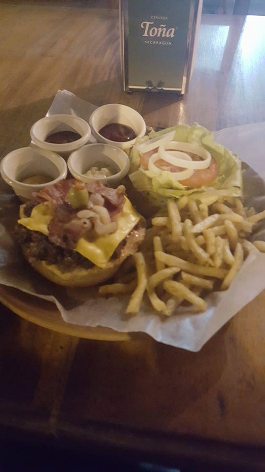 HAPPY BURGER