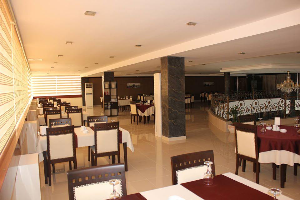 Whit Gardenia Restaurant
