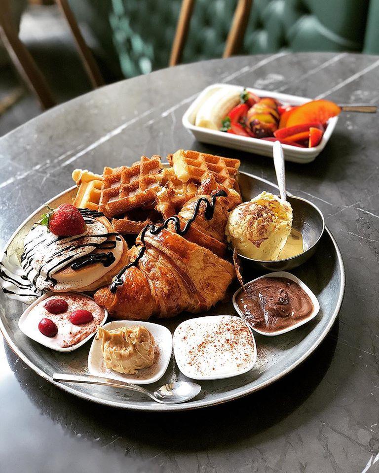 Lotus Cafe & Restaurant