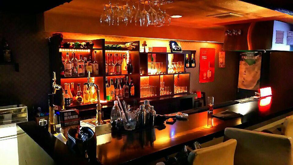 Bar Caster