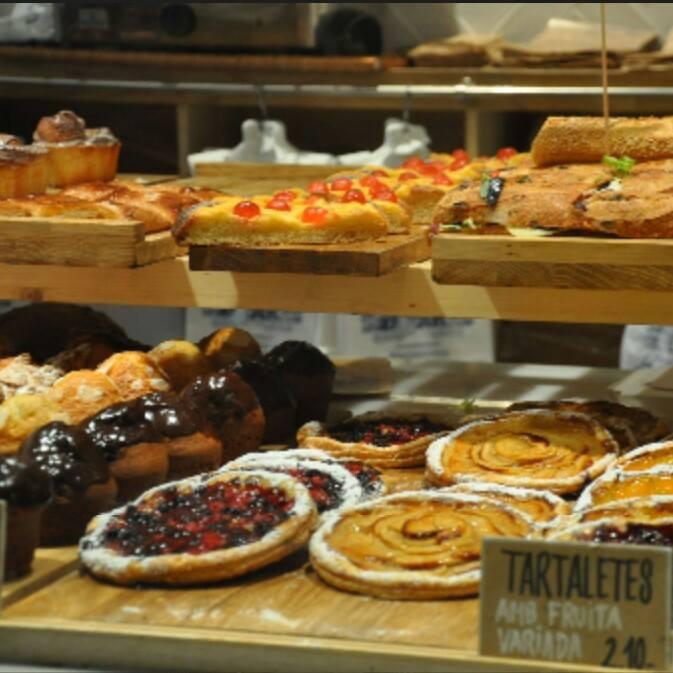 MAMAS Bakers & Hotel