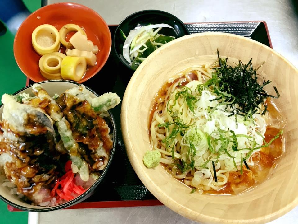 お土産•お食事処『むらびと』