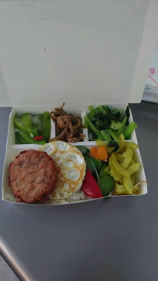 佛十素食自助餐餐廳