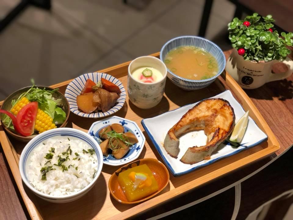 雨田食事