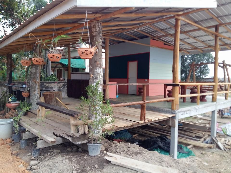 กิ๋นเส้น at ท่าวิเศษ