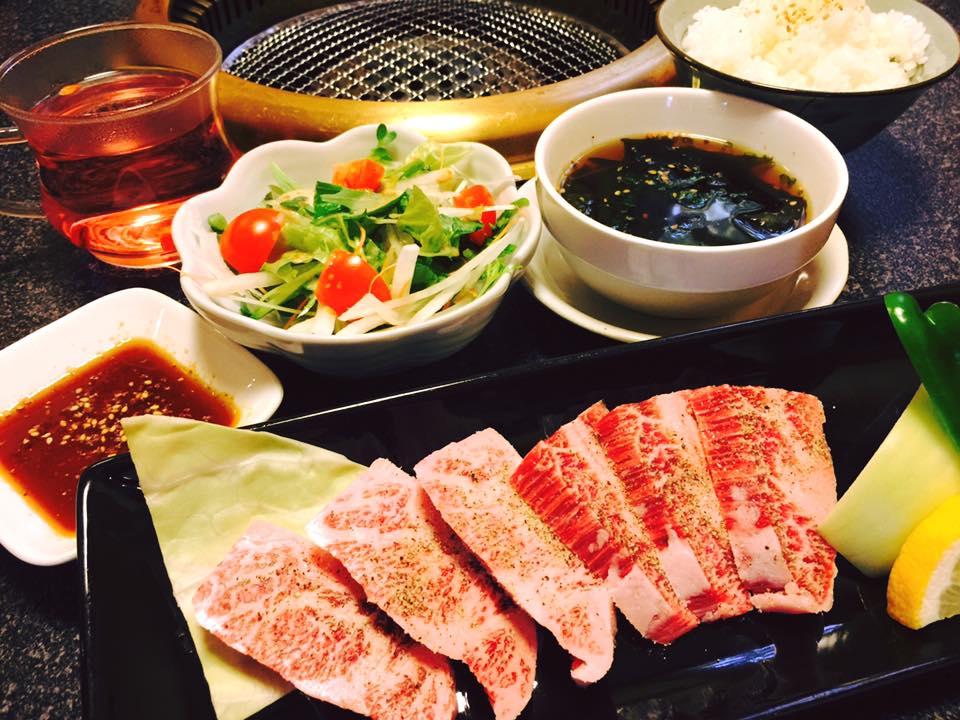 焼肉ホルモン　共栄