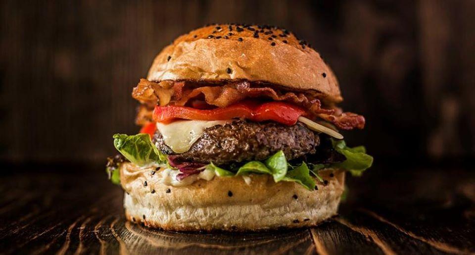 Hamburguesas Carnivor Tradicion y gusto