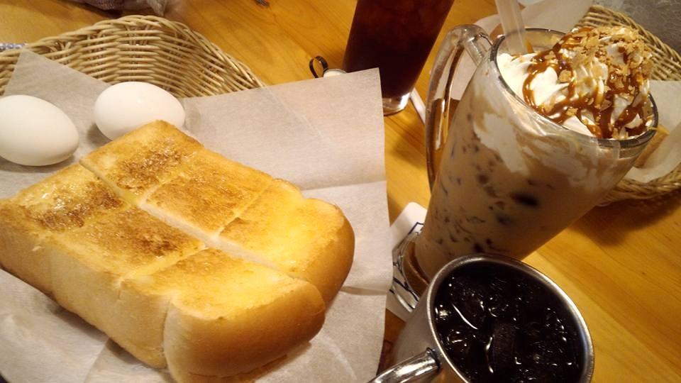コメダ珈琲本町店
