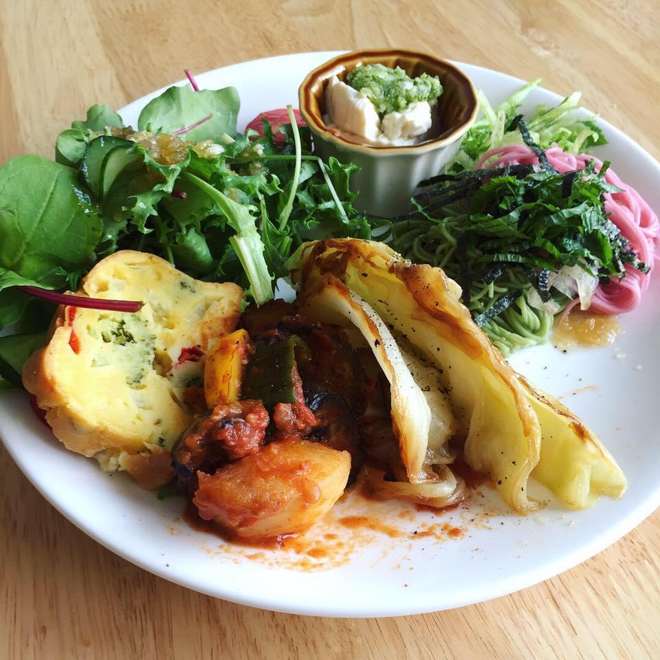 Cafe fig tree