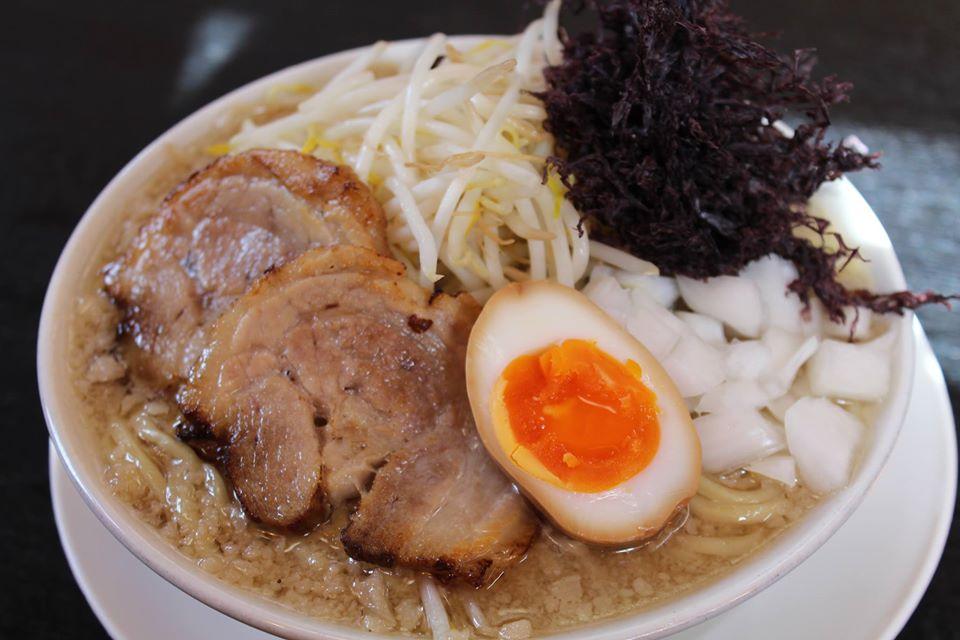 らーめん勝・そば処銀の麺