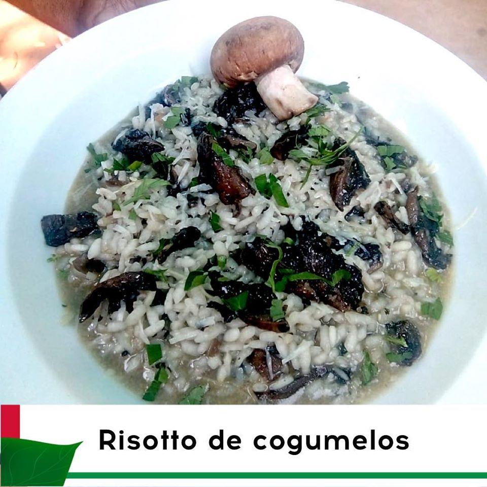 Restaurante Mamma Mia. Gastronomia Italo - Moçambicana