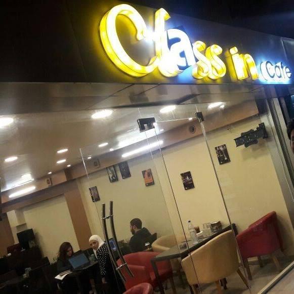 Class in cafe
