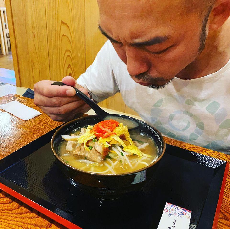 島のお酒と楽しいご飯　あけるま