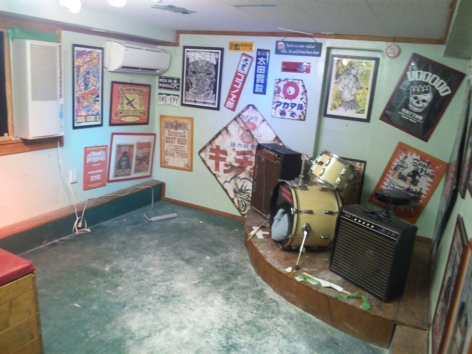 The Bee's Knees Lowbrow Rock and Roll Art Bar