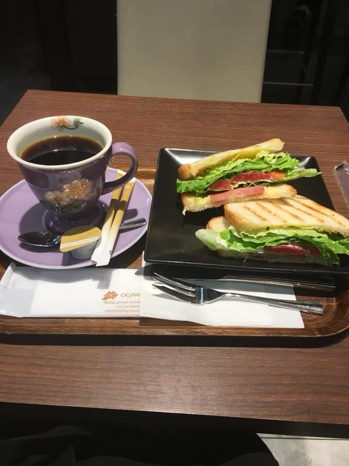 小川