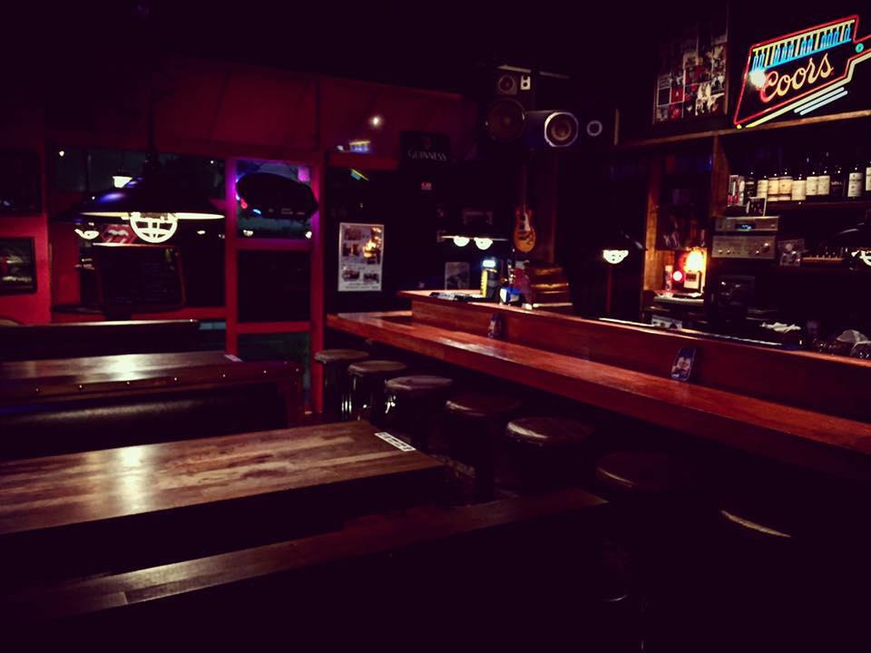 Music ＆ Cafe Bar Wood Stock