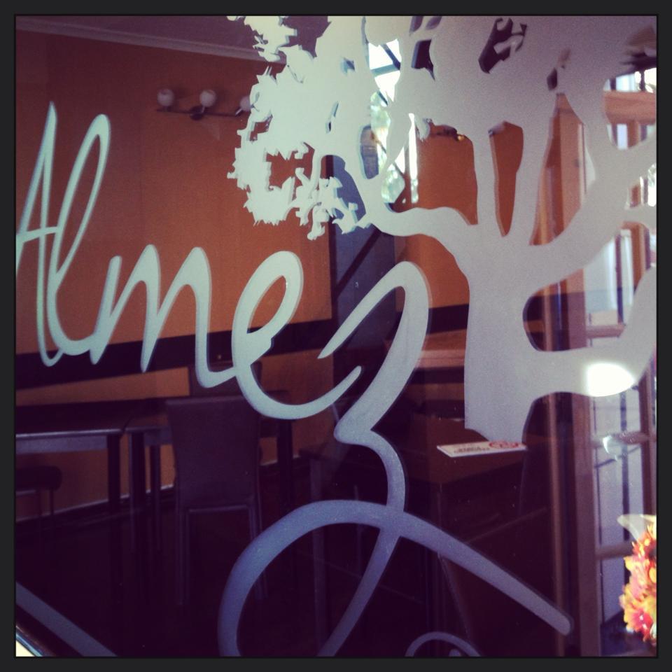 Almez Restobar