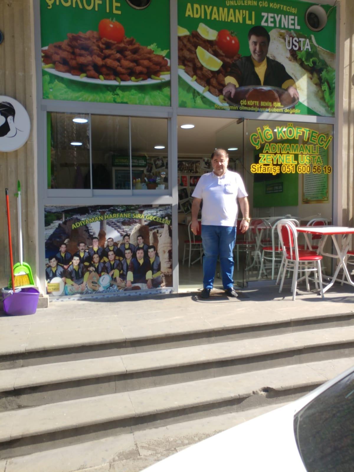 Ünlülerin Çiğ Köftecisi Adıyamanlı Zeynel Usta
