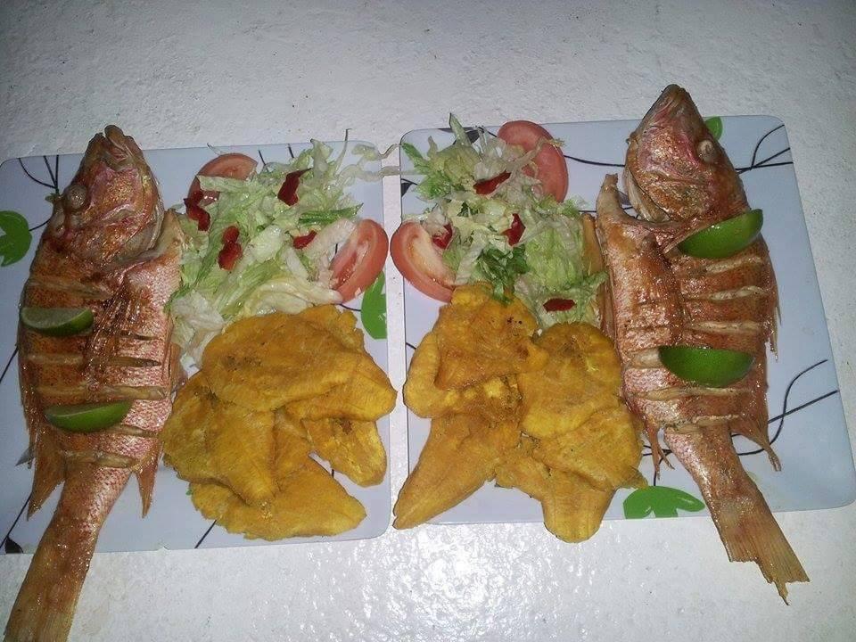 Rest.El Casique sea' food