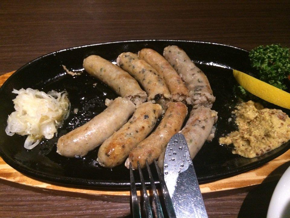 地ワインと腸詰め料理リリーフランク