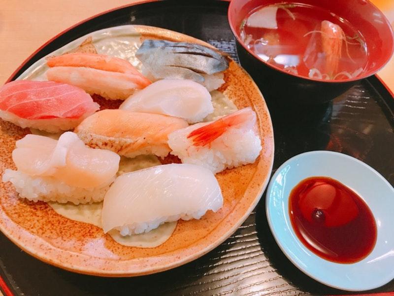 すし新村