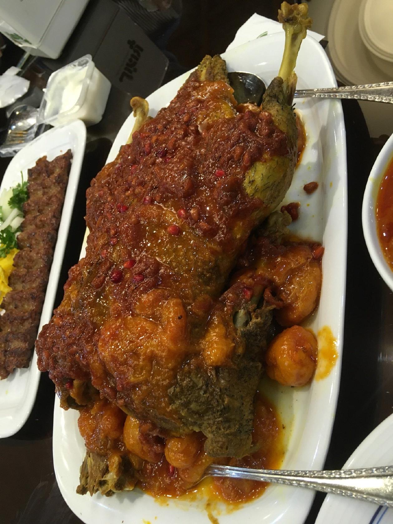 رستوران پدربزرگ Pedarbozorg Restaurant