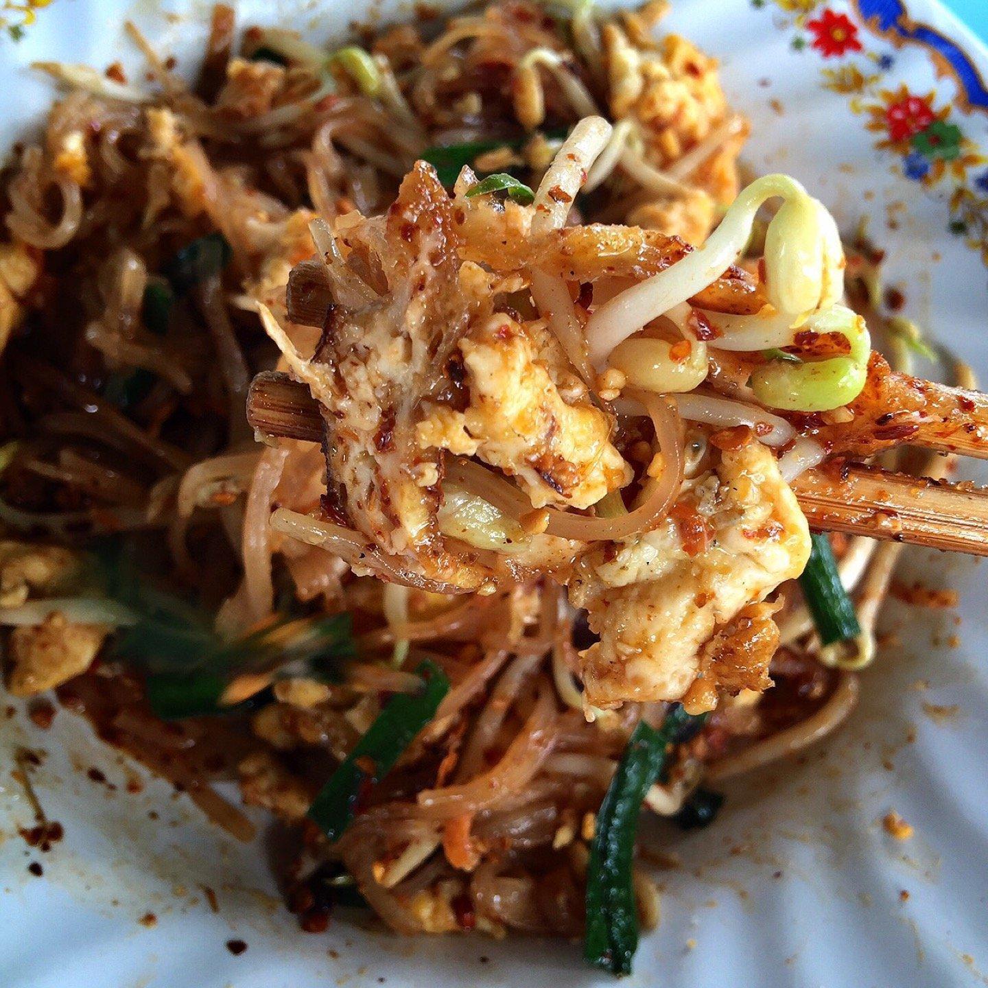 ร้านก๋วยเตี๋ยวป้าเชื่อม วัดโบสถ์.