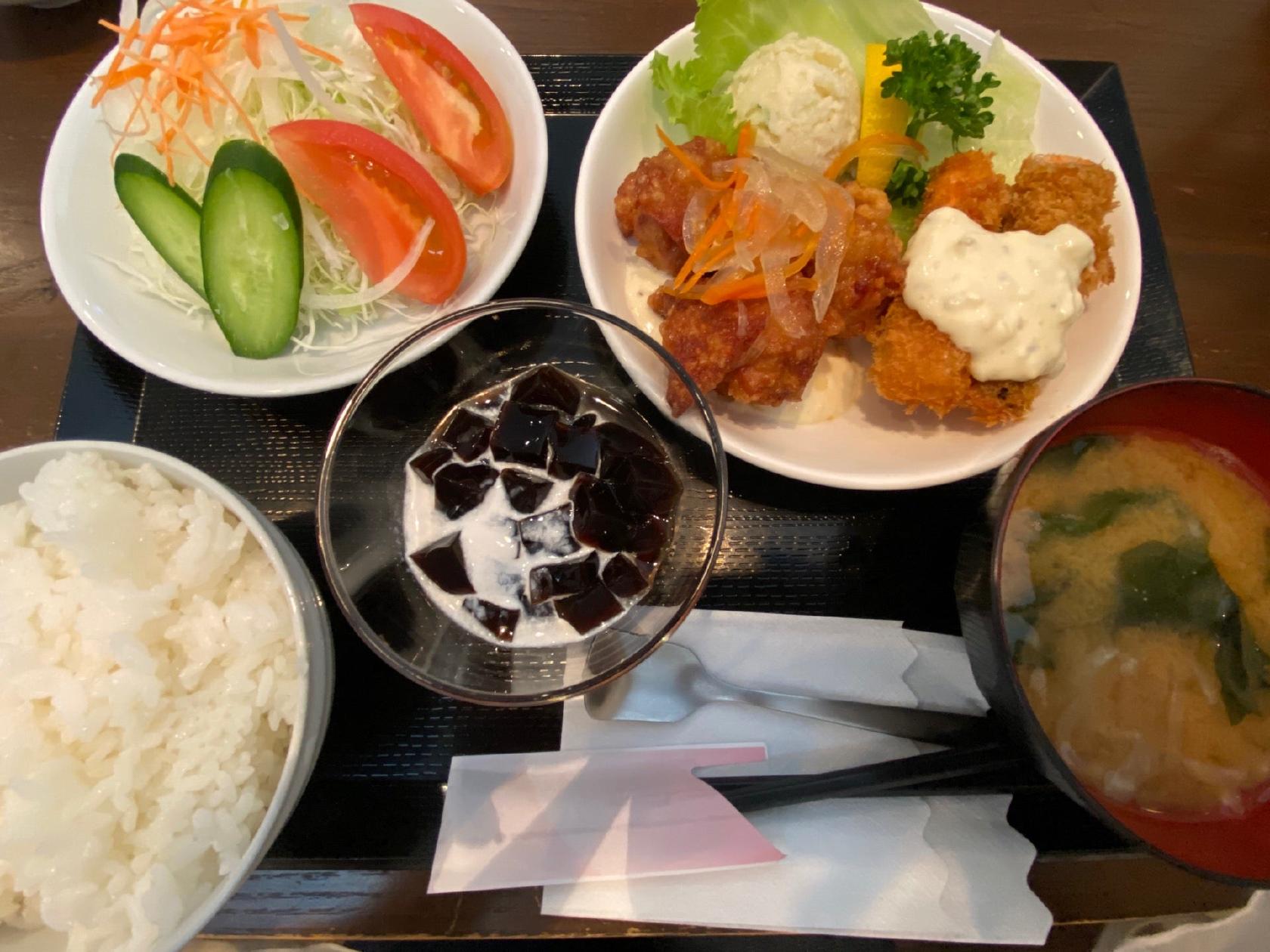 和食と地酒 すもも食堂