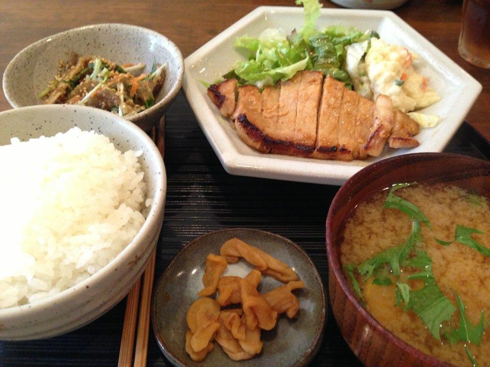 アトリエ・クルール・カフェ