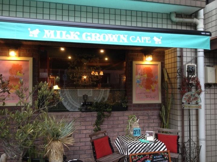 MILK CROWN CAFE