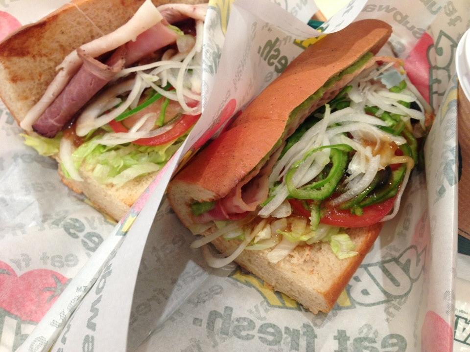 サブウェイ ヨークベニマル利府店