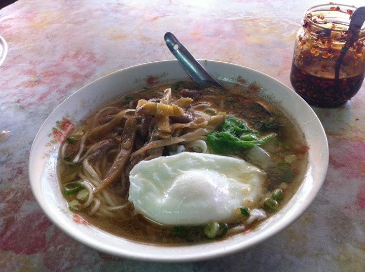 新源市場榨菜肉絲麵