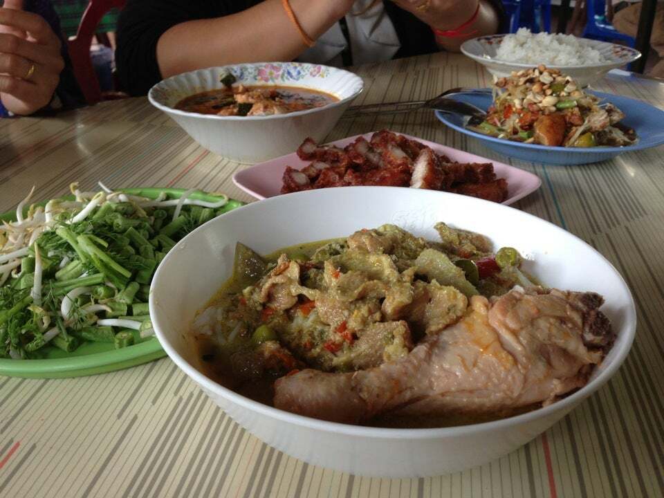 ร้านส้มตำข้างวัดป่า