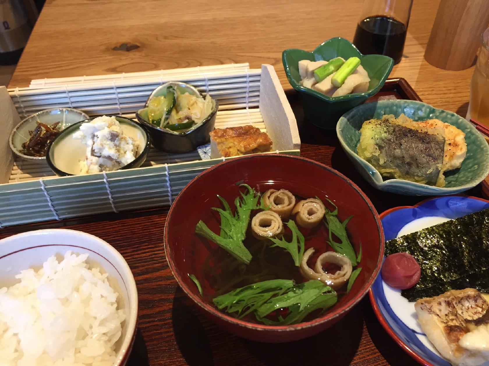 hibi 土鍋ごはんと純米酒