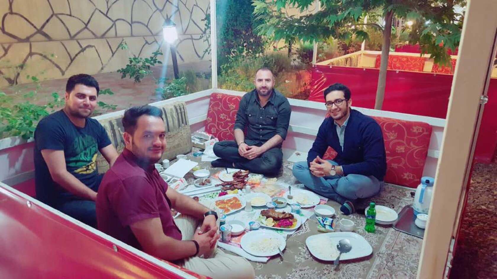 رستوران خورشید شاندیز Khorshid Shandiz Restaurant
