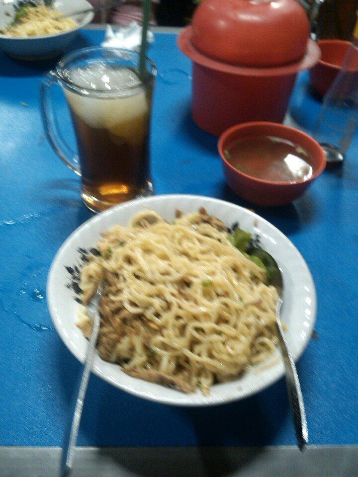 Pangsit Mie Ayam & Bakwan Jakarta