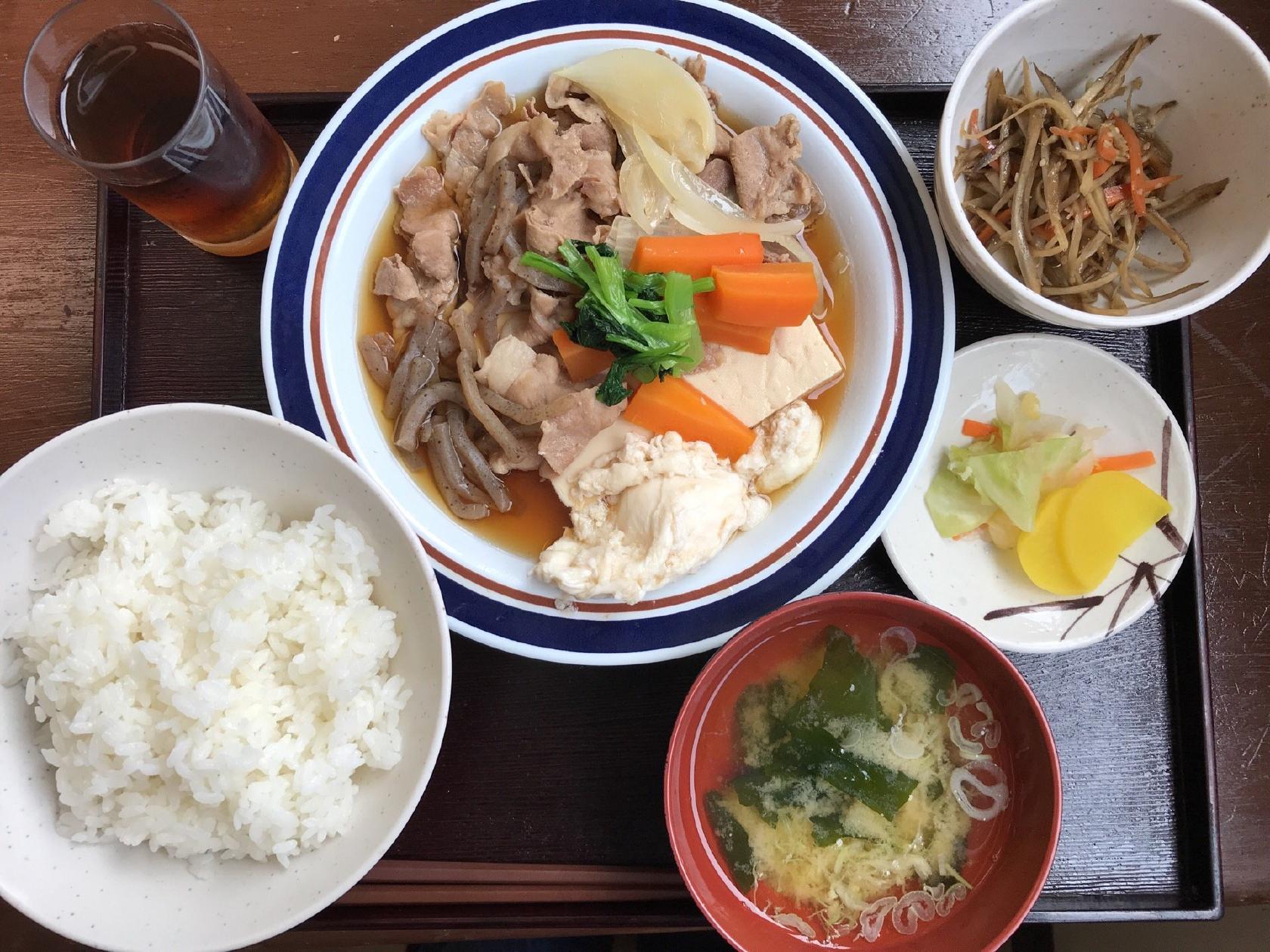 食堂ビュッフェ