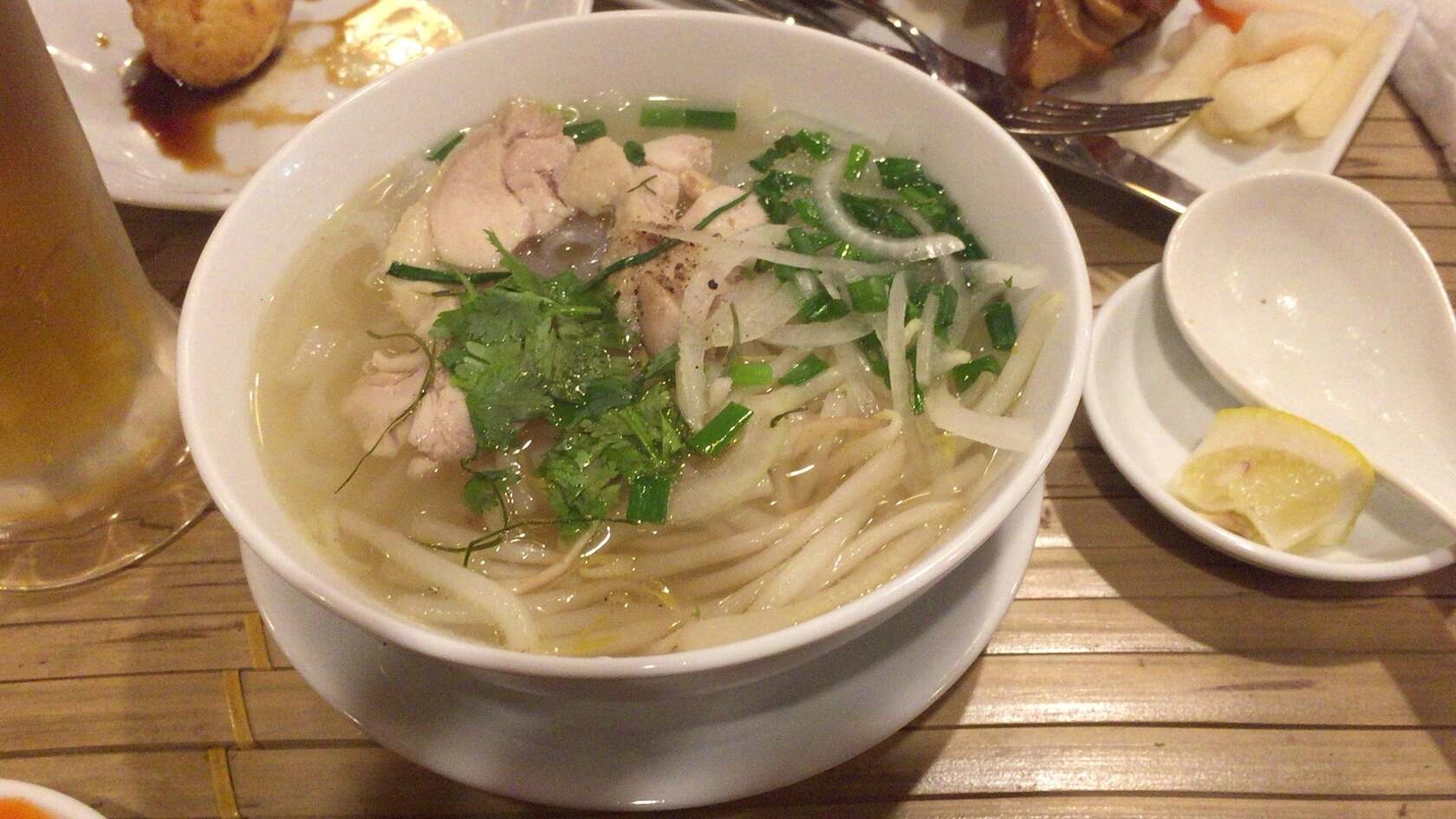 Hanoi Corner Dinning Bar