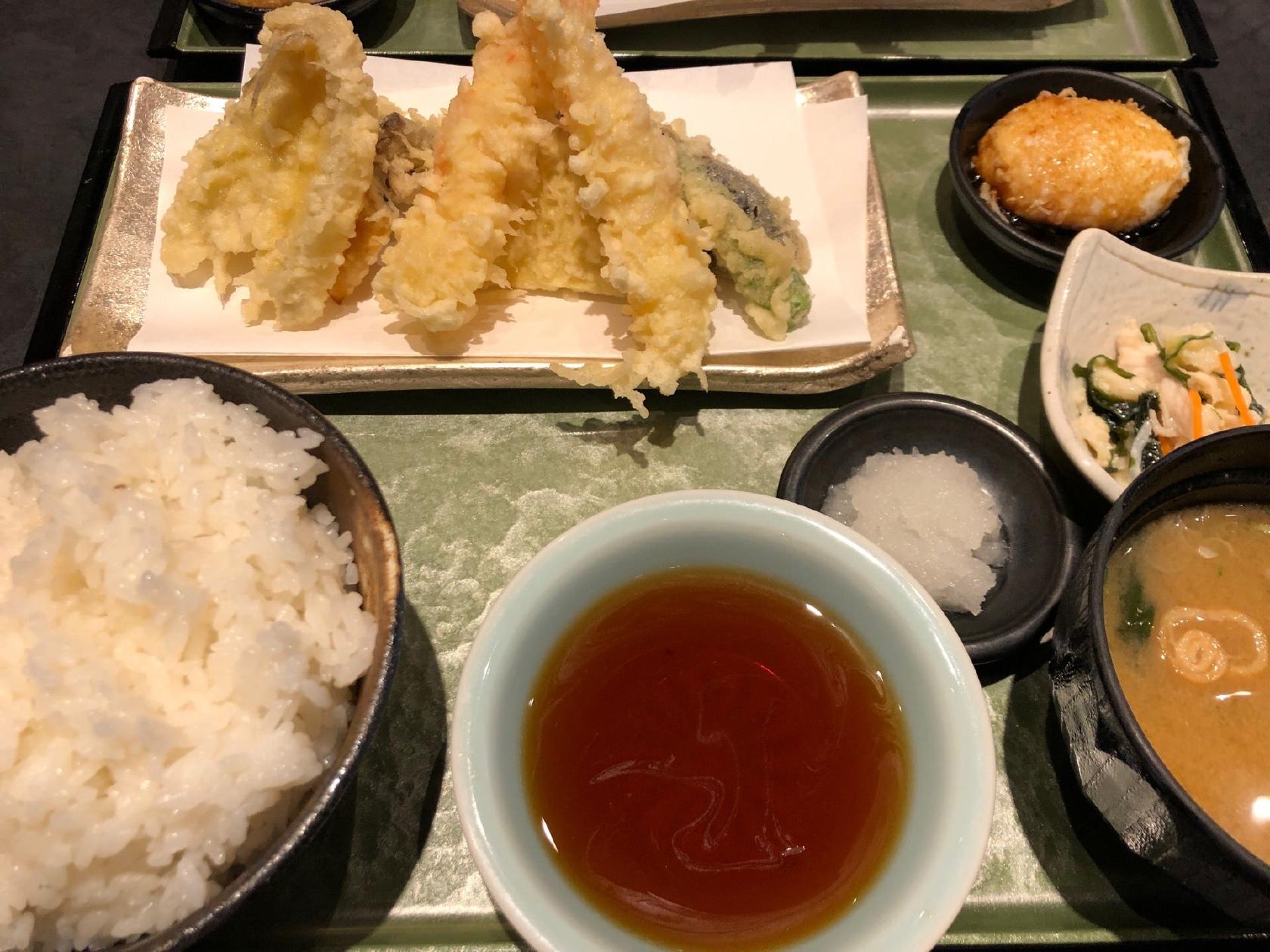天ぷら・割烹つかごし