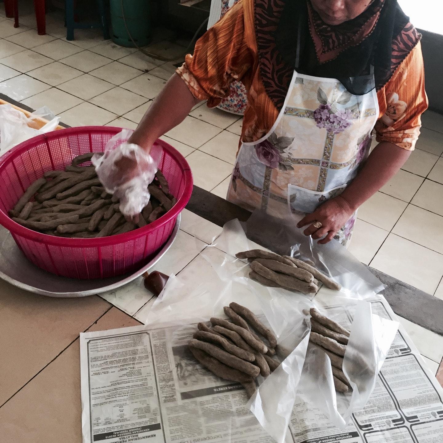 Mak Ngah Keropok Losong