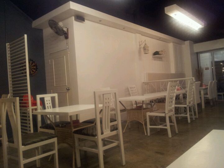 White Room Cafe