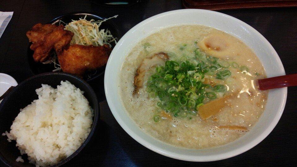 ちゃんぽんとんこつらーめん豊 長浜店