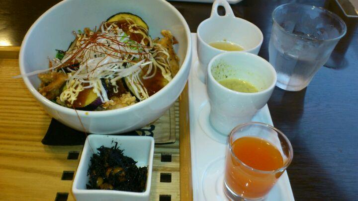 ロールカフェ 沖浜店