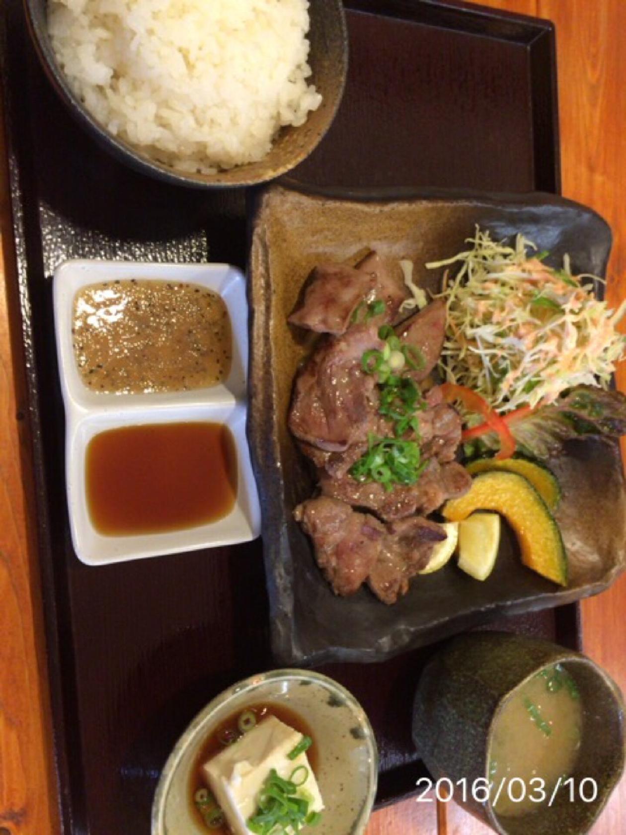 おとなの炙牛めし専門店 幸福亭
